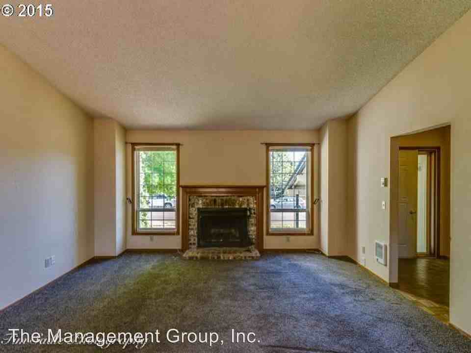 1814 NE 153rd St - Photo 3 of 18