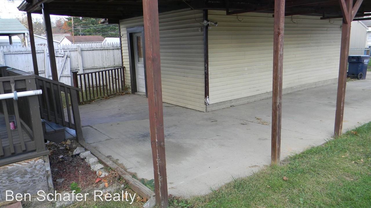 838 Railroad St - Photo 2 of 10