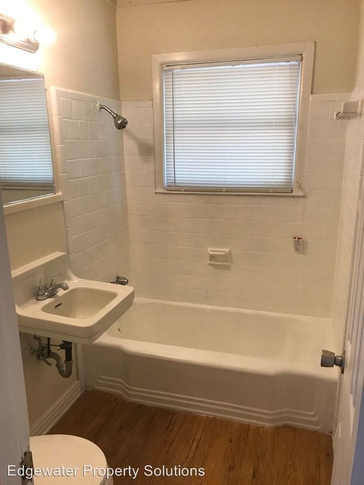 1916 Main St - Photo 3 of 6