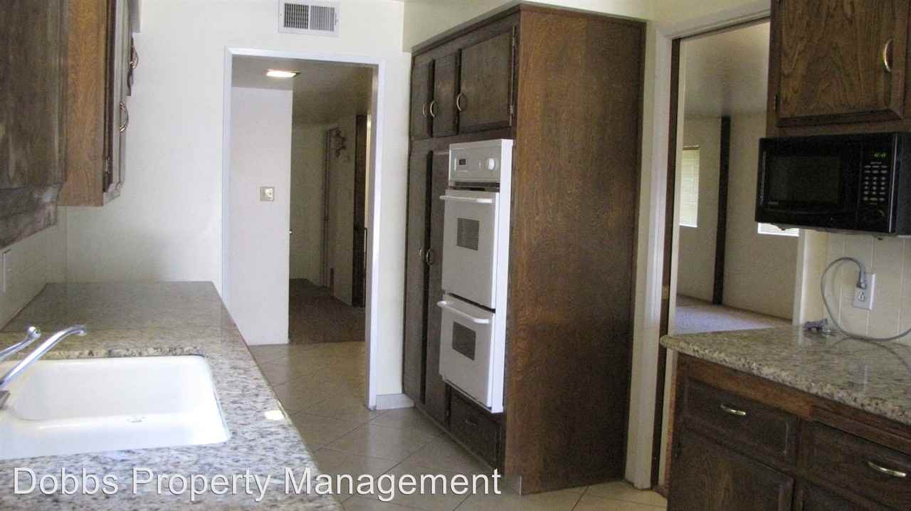 509 Davies Ct - Photo 3 of 31