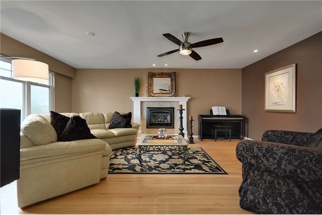 1020 Pacific Pl - Photo 3 of 20