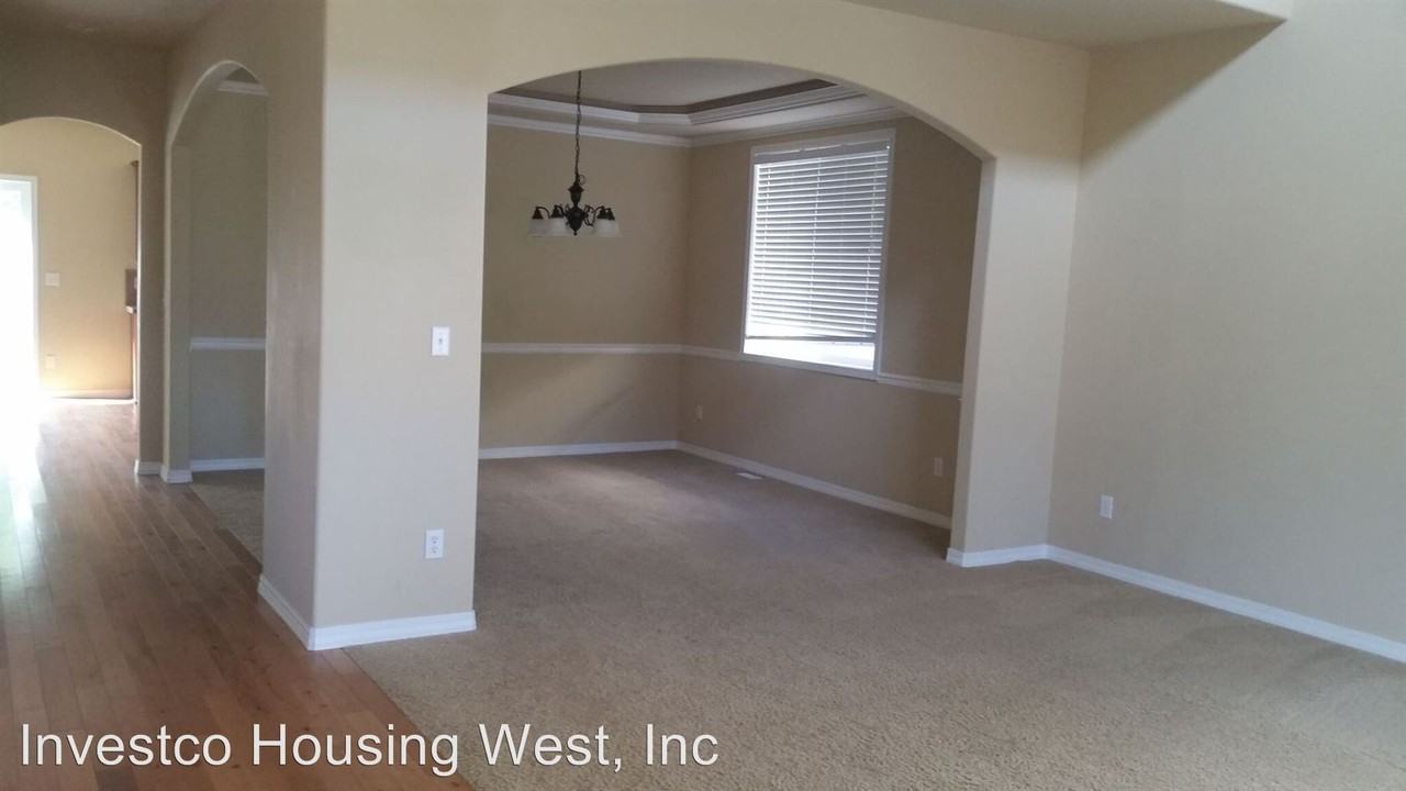 19401 200th St Ct E - Photo 2 of 6