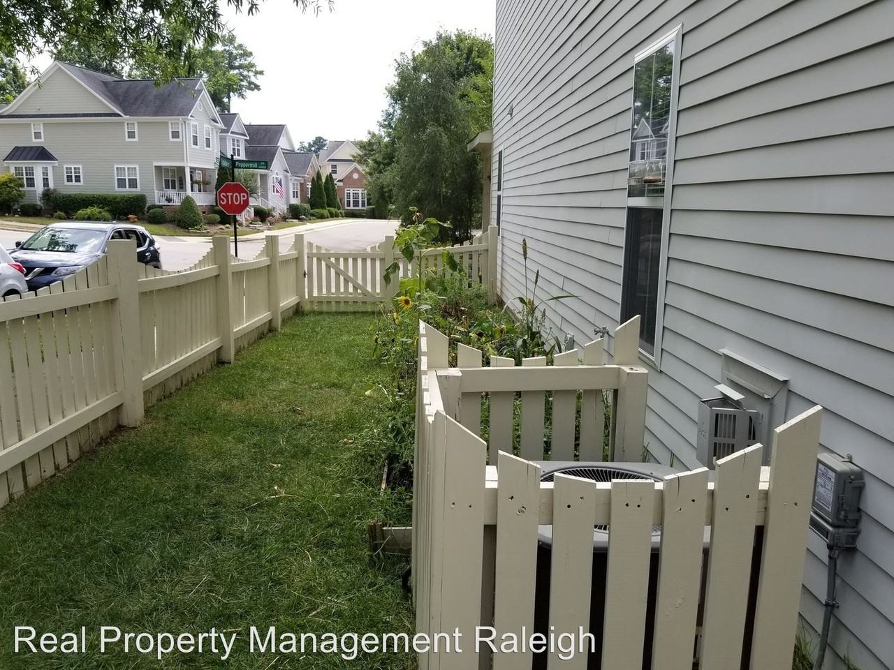 10930 Peppermill Dr - Photo 2 of 16