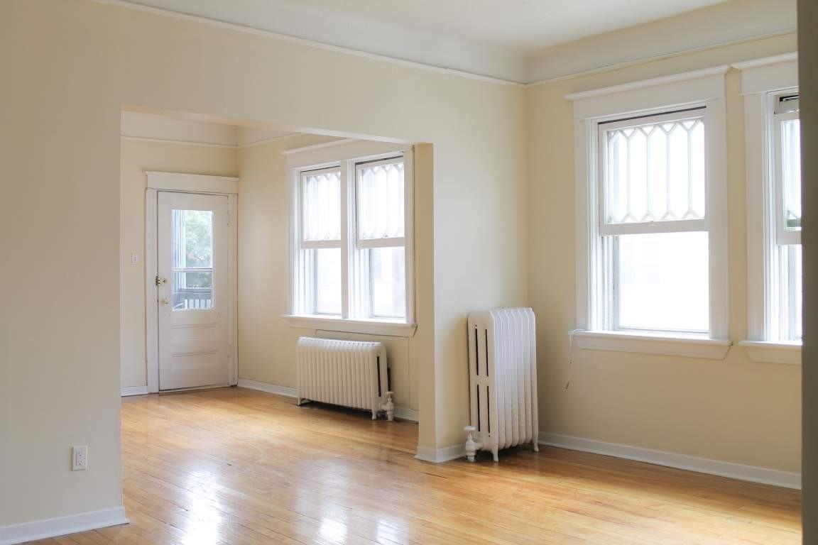 430 Daly - Photo 2 of 8