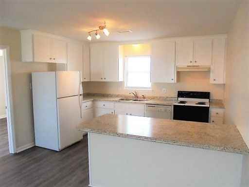 237 Seashore Dr #b - Photo 3 of 10