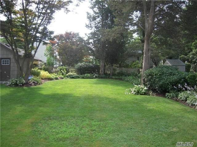 1051 Washington Dr - Photo 3 of 9