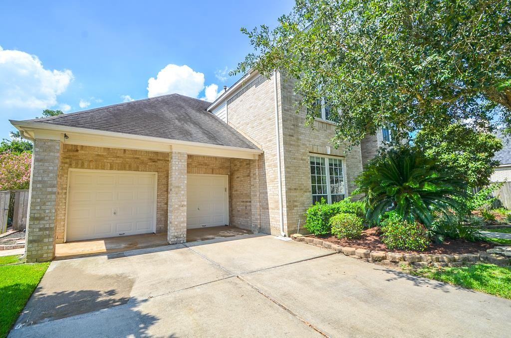 7538 Guinevere Dr - Photo 3 of 32