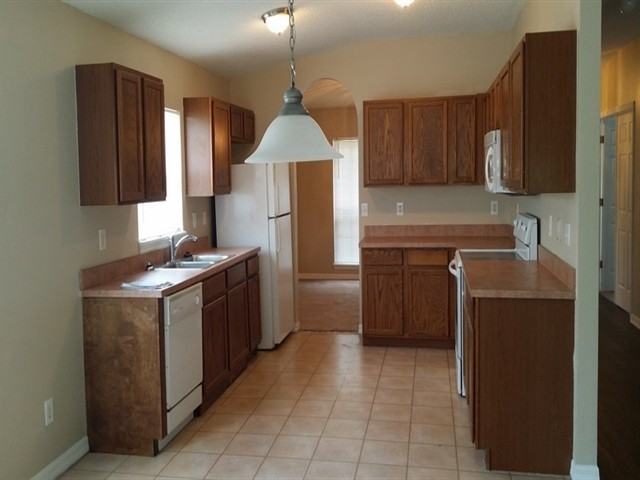 1462 Whooping Dr - Photo 3 of 7