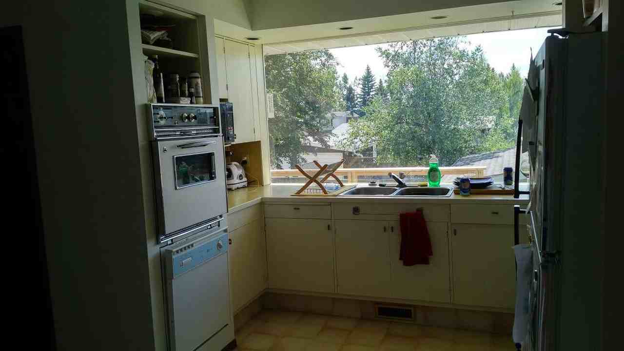 3247 52 Avenue Northwest - Photo 2 of 11