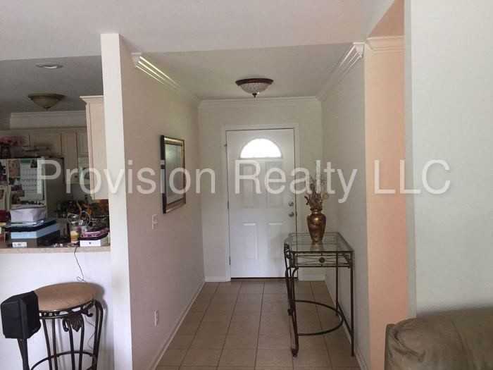 111 Sand Pine Cir - Photo 2 of 8