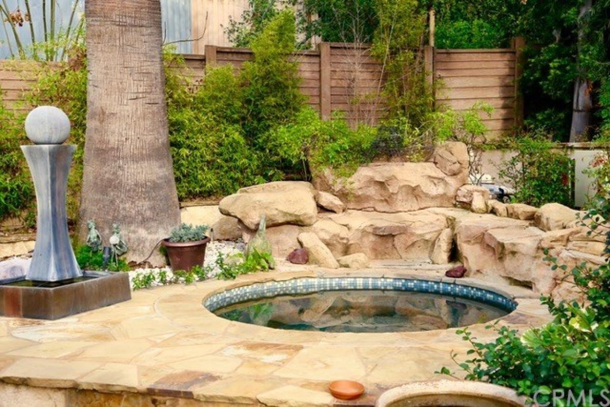 930 Seco St - Photo 2 of 28