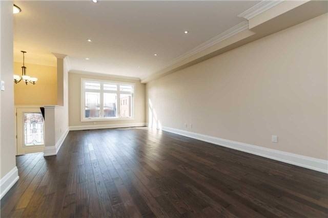 34 Portland St - Photo 3 of 20