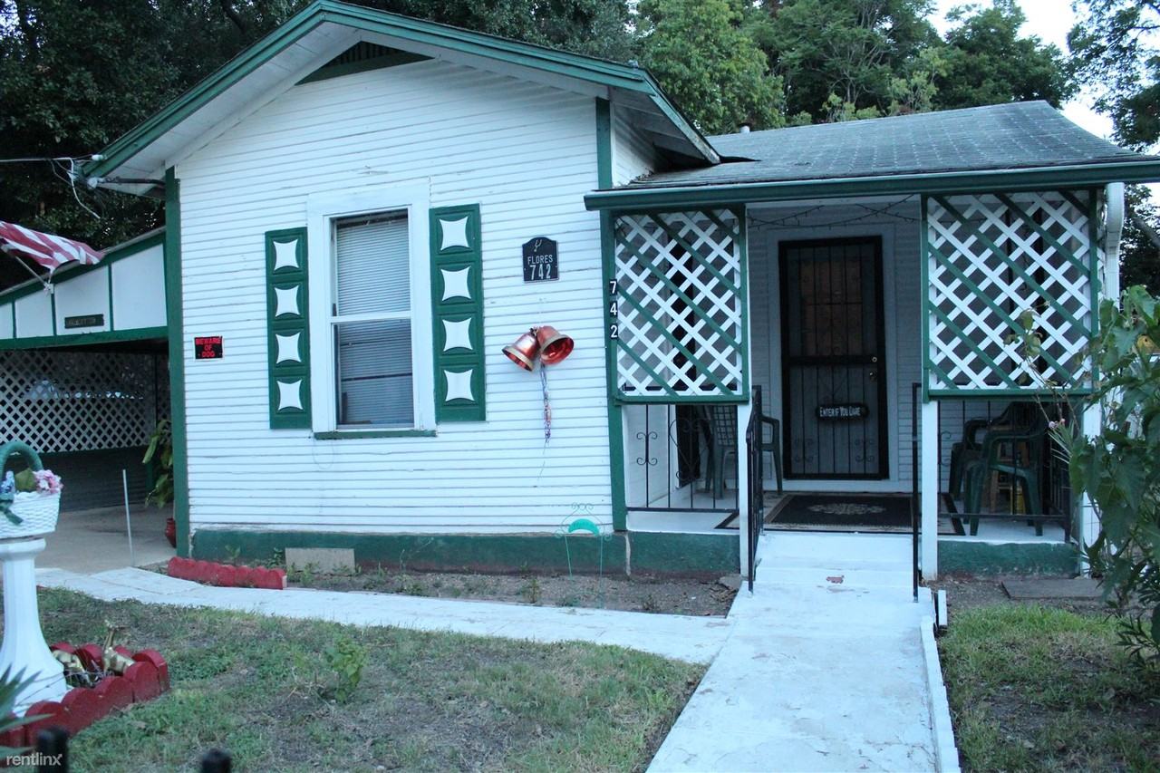 742 Saldana St - Photo 2 of 19