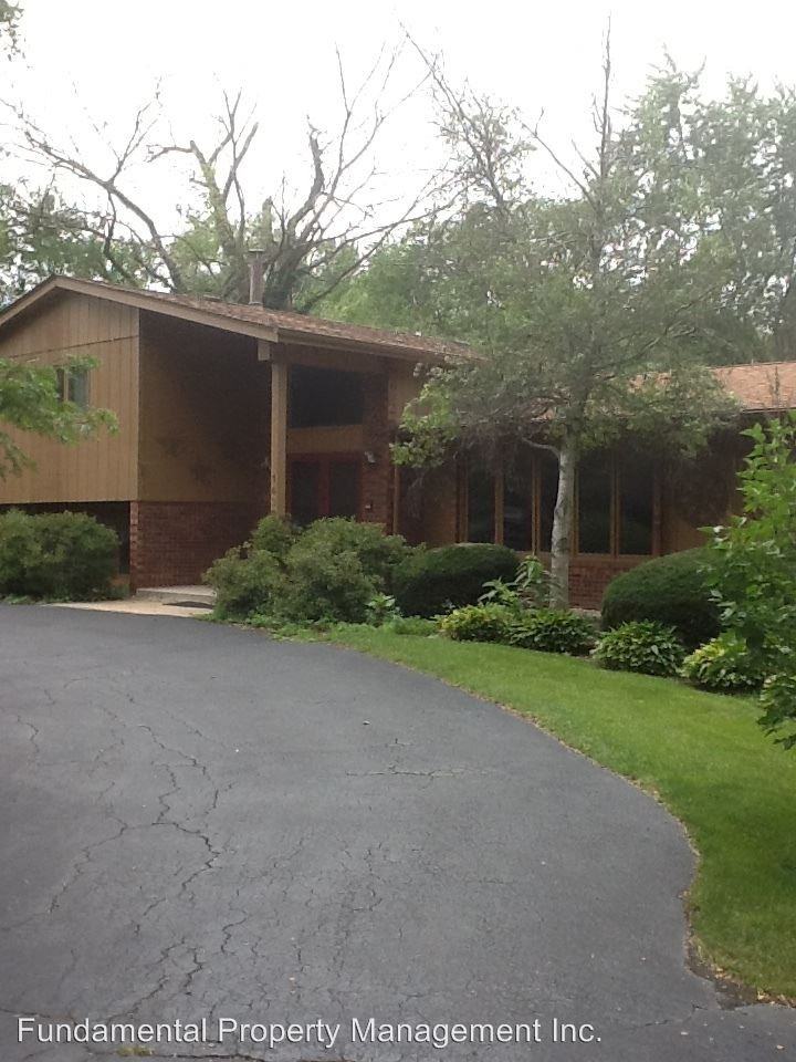 1430 Lynwood Ct - Photo 2 of 7