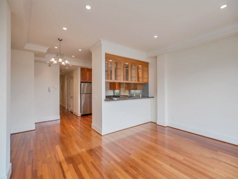 420 Collingwood St - Photo 3 of 12