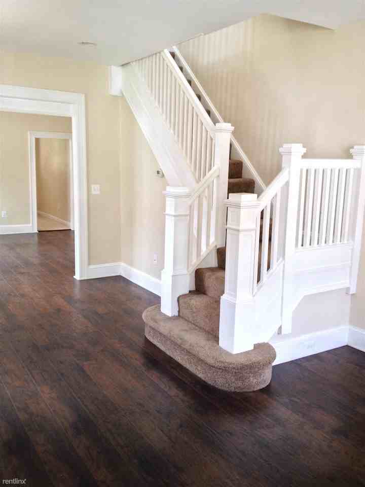 667 Dumbarton Ave - Photo 2 of 11