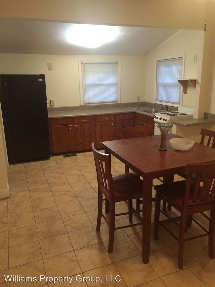 872 Spencer St NW - Photo 3 of 4