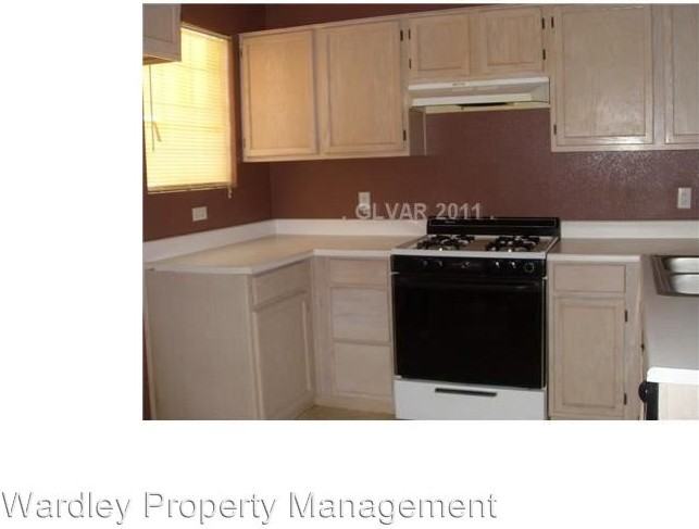 5302 Warhawk Ave - Photo 3 of 8