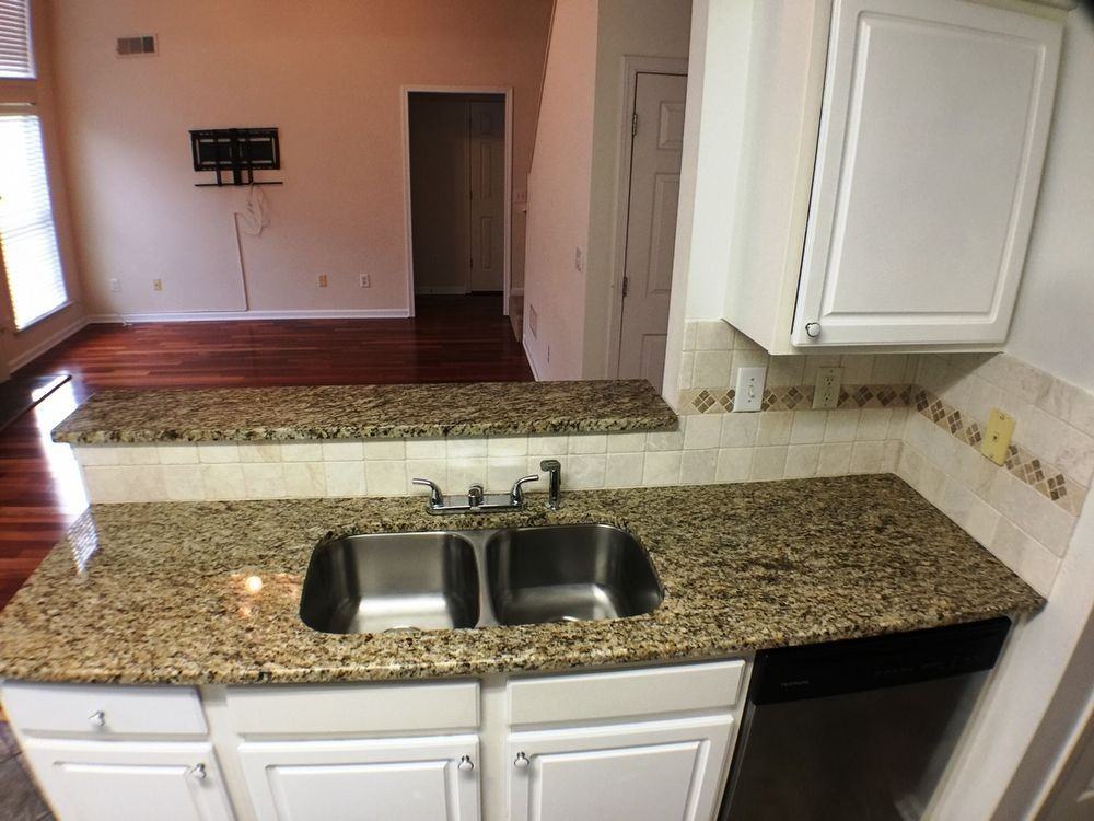 13608 Weycroft Cir - Photo 2 of 23