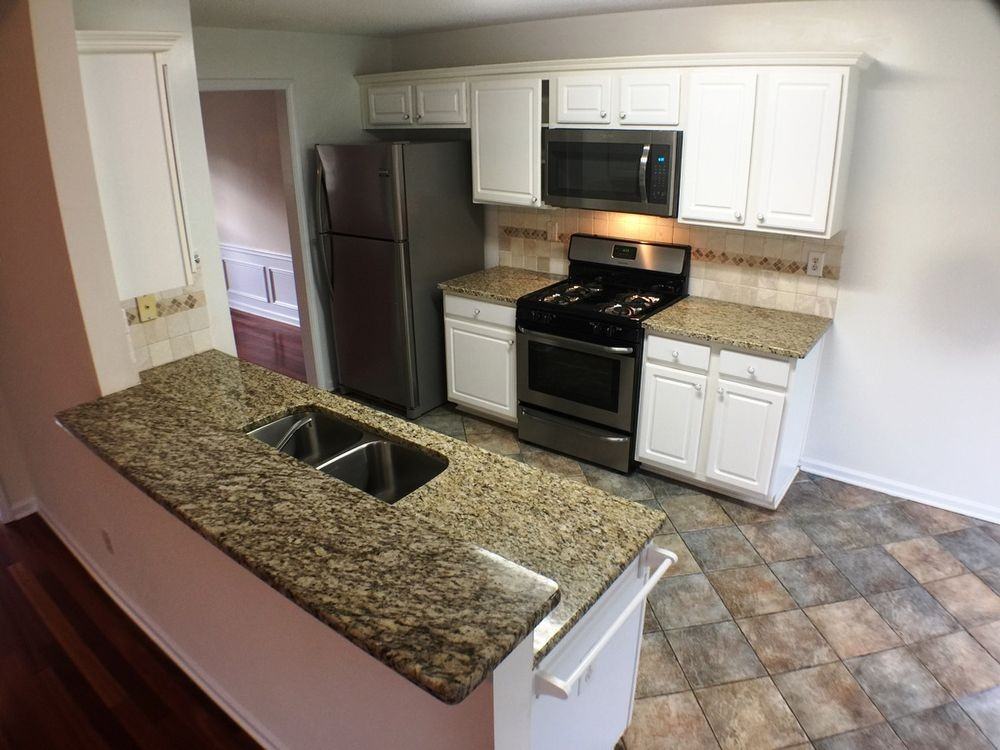 13608 Weycroft Cir - Photo 3 of 23