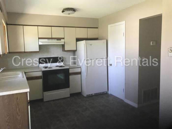 4387 Vine St - Photo 3 of 18