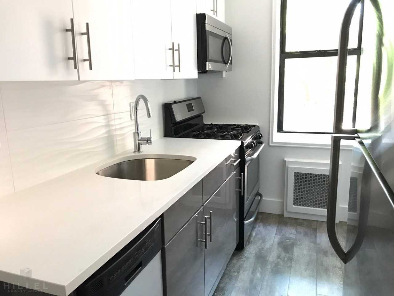 Sanford Ave #4B