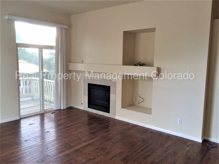 7054 Pike Ct - Photo 3 of 19