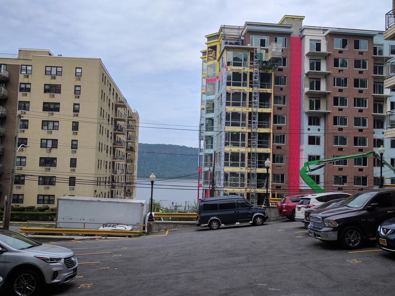 1100 Warburton Ave #5R