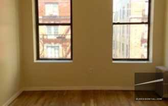 Rhinelander Ave #4B - Photo 1 of 1