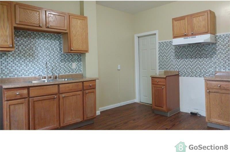 745 Union St #LEFT - Photo 2 of 15