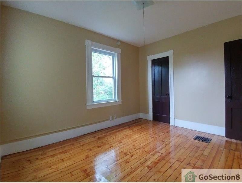 745 Union St #LEFT - Photo 3 of 15