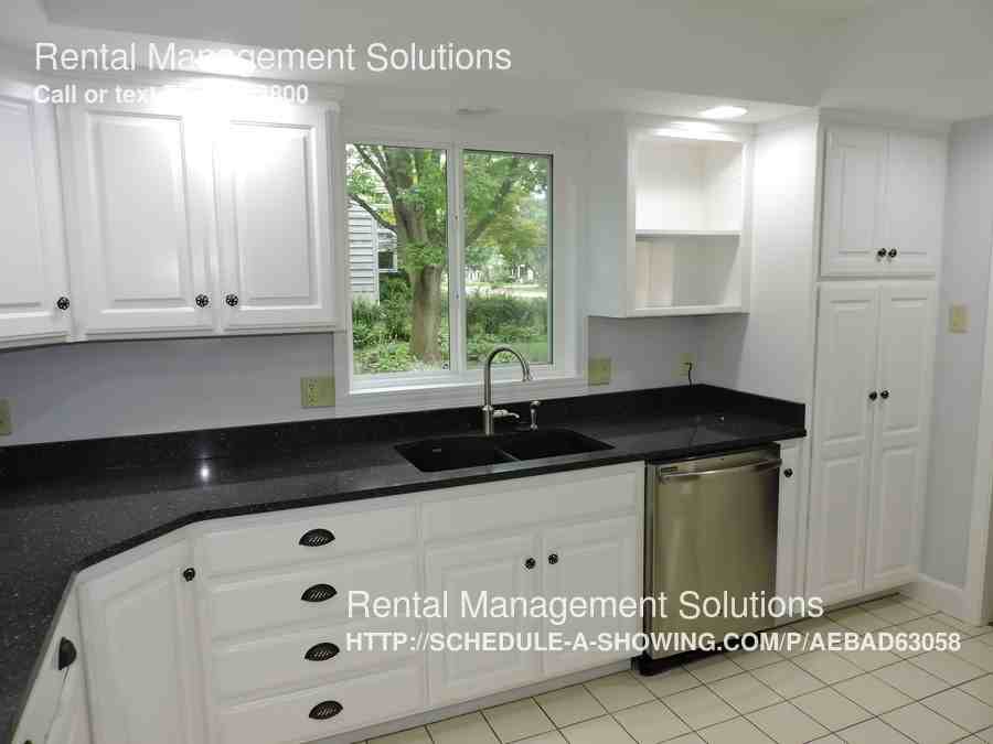 3609 SW York Way - Photo 3 of 17