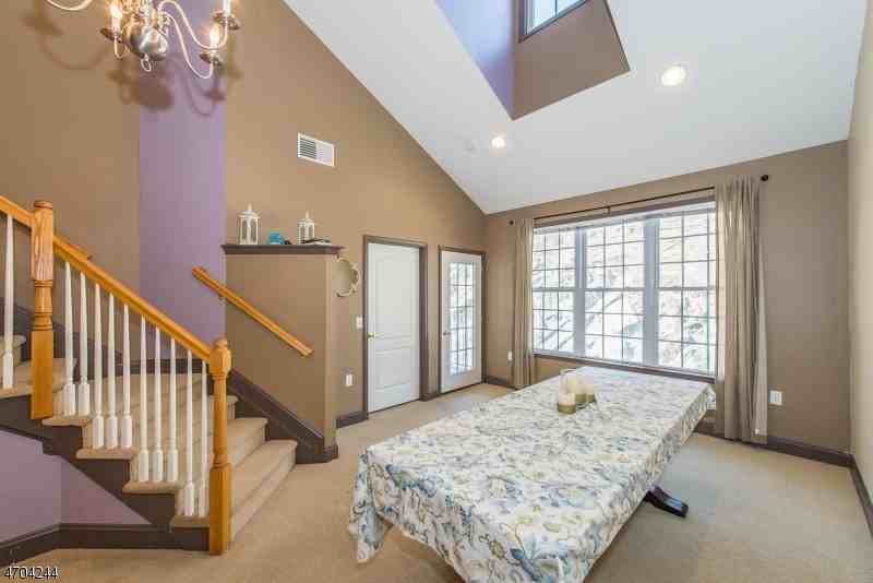 8403 Sanctuary Boulevard - Photo 3 of 14