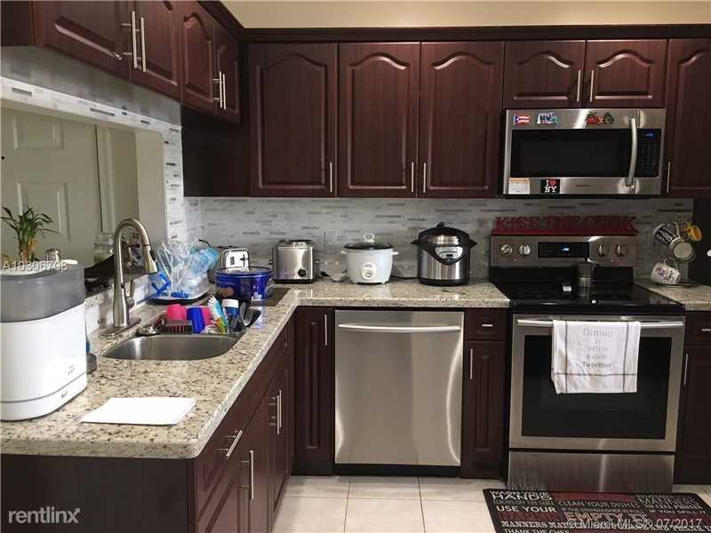 1841 SW 116th Way #A - Photo 2 of 10