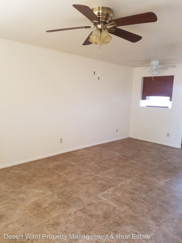 261 S California St #C - Photo 3 of 9