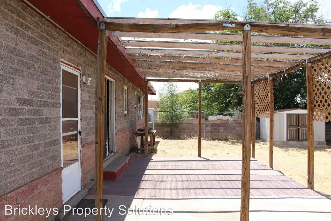 1211 Betts St NE - Photo 3 of 15