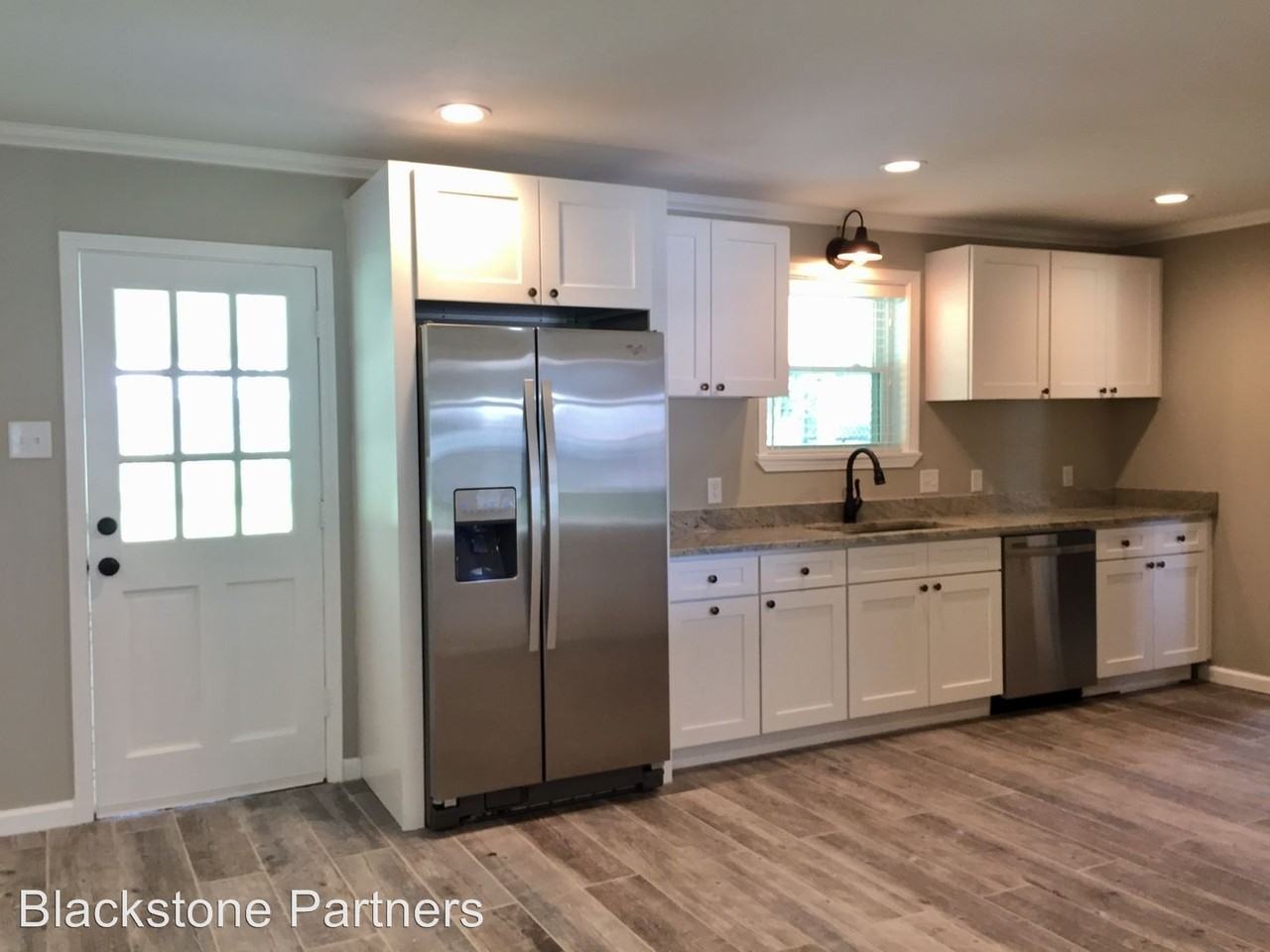 44083 Penny St - Photo 2 of 9