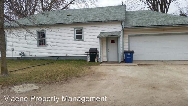 504 S Nash St - Photo 2 of 3