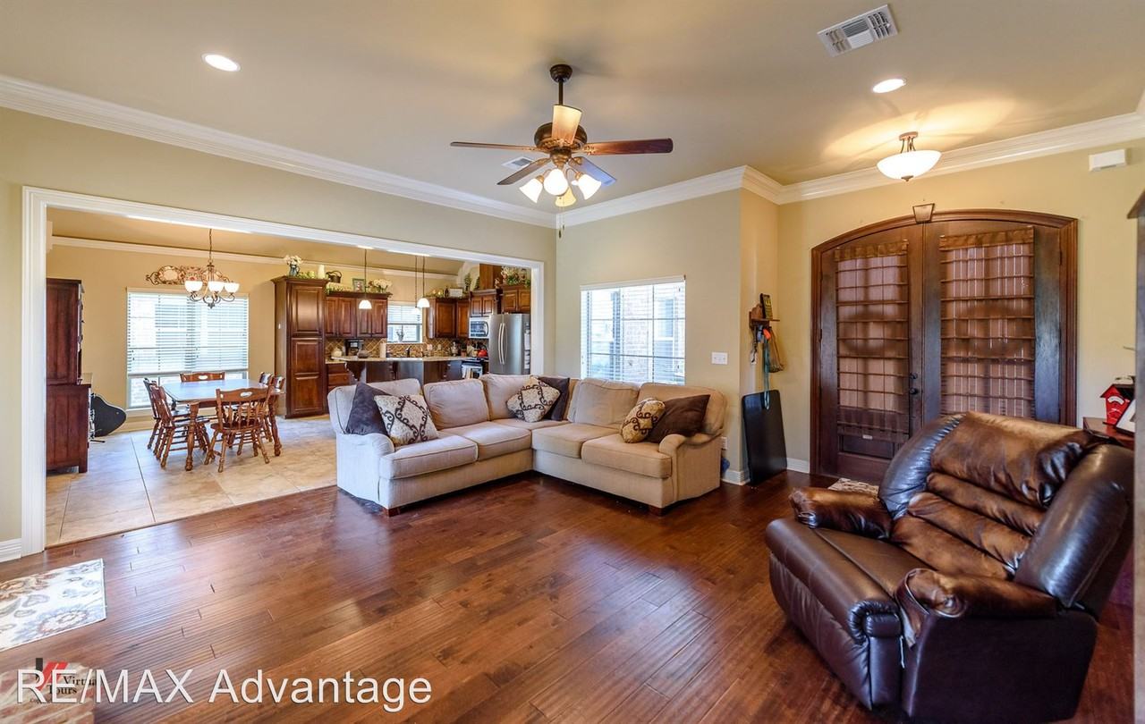 320 Wood Springs - Photo 3 of 12