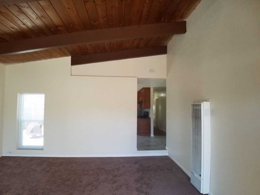 317 S 24th St - Photo 3 of 10