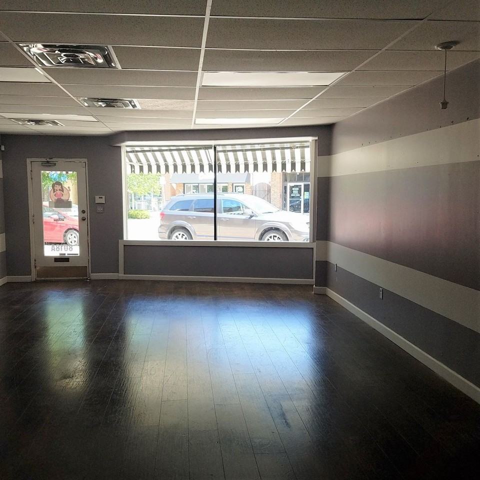 8018 Overland Park Dr - Photo 3 of 16