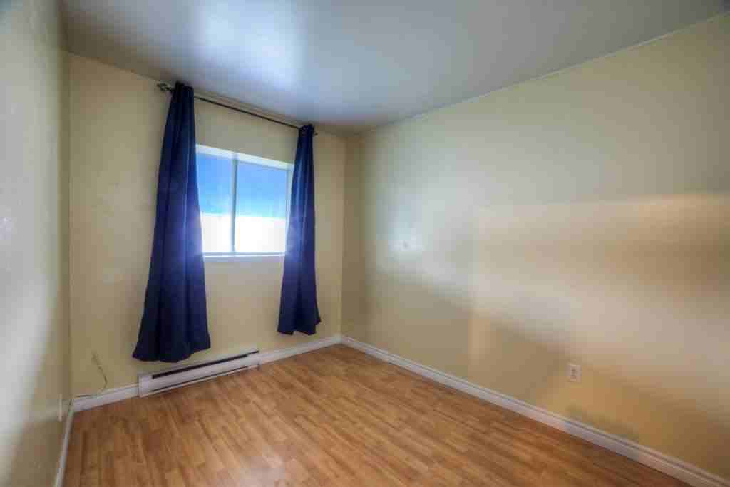 158 River Road East #305 - Photo 2 of 11