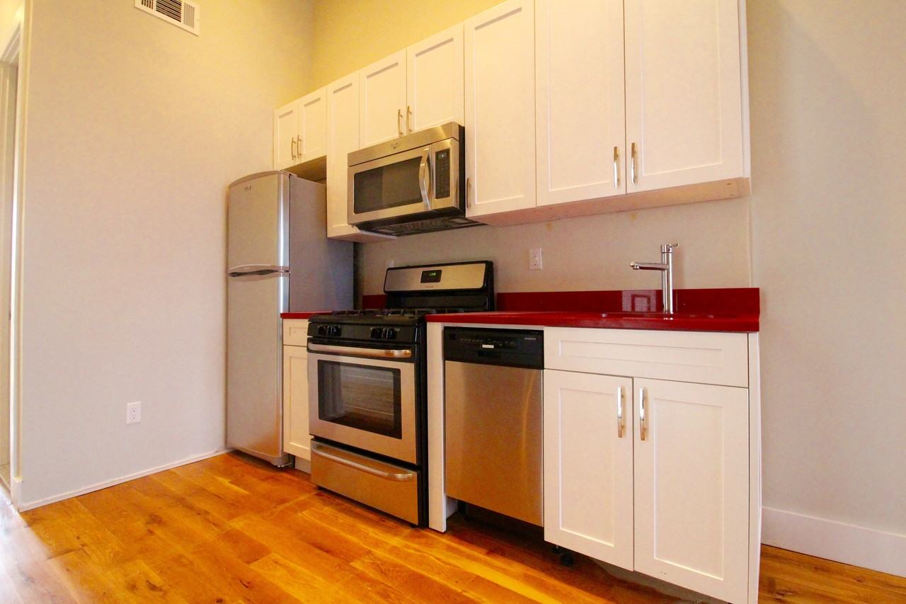 186 Wilson Avenue #36AR