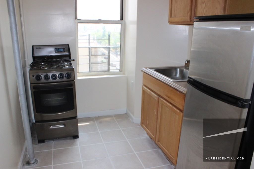 12 Broadway 39A - Photo 3 of 6