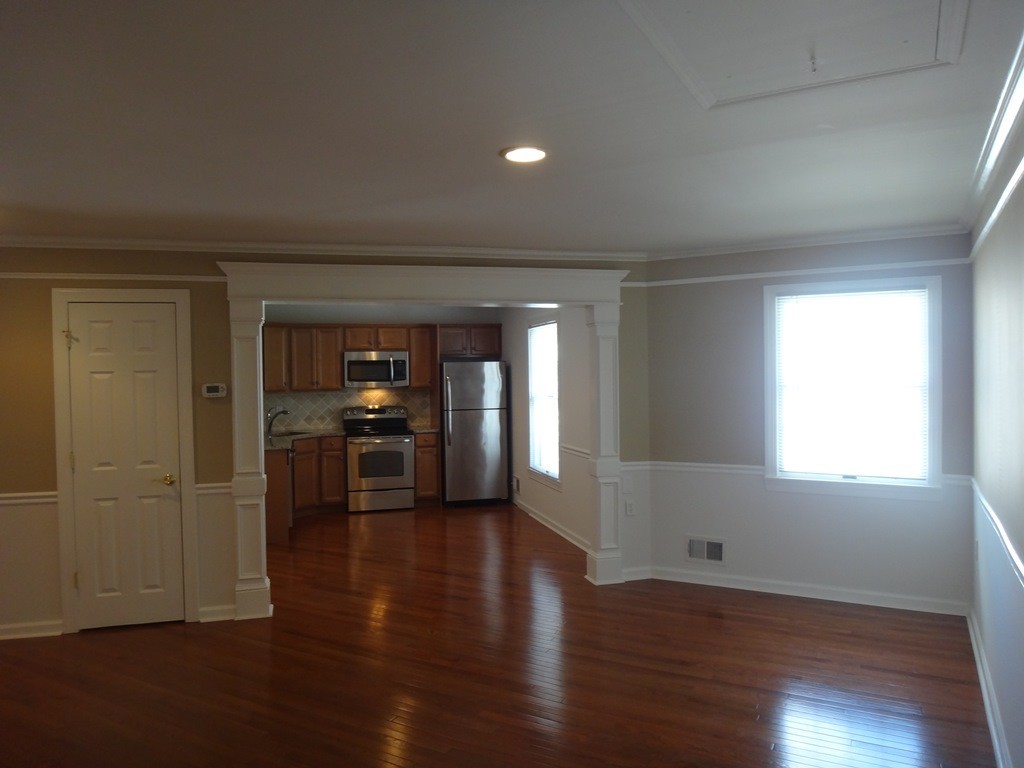 141 Main St #8 - Photo 2 of 18