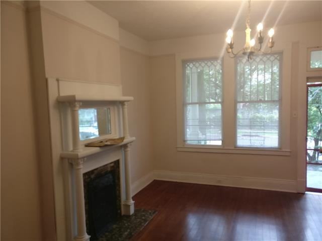 1303 Constantinople St - Photo 2 of 14