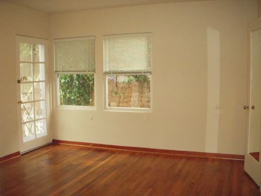 1009 3rd St - Photo 2 of 10