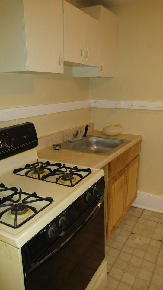 447 Thurston Rd 304 - Photo 3 of 30