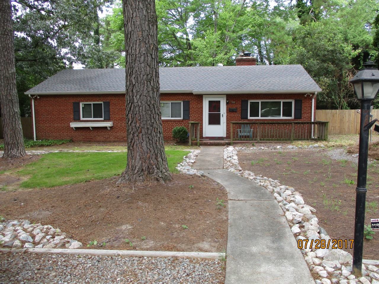 700 Byswick Ln - Photo 2 of 10