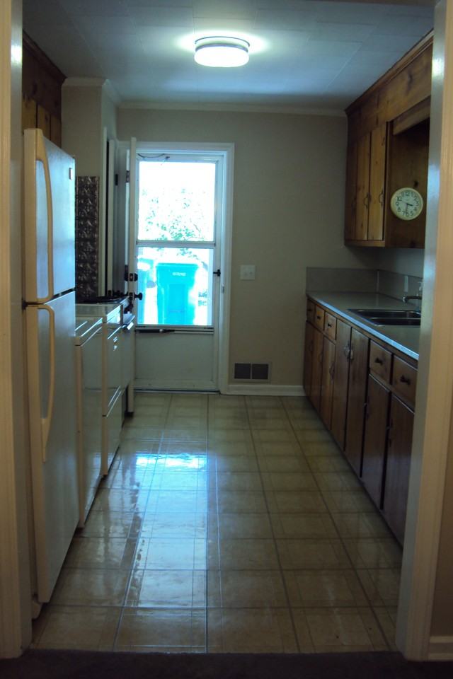 1325 Eastside Ave - Photo 3 of 8